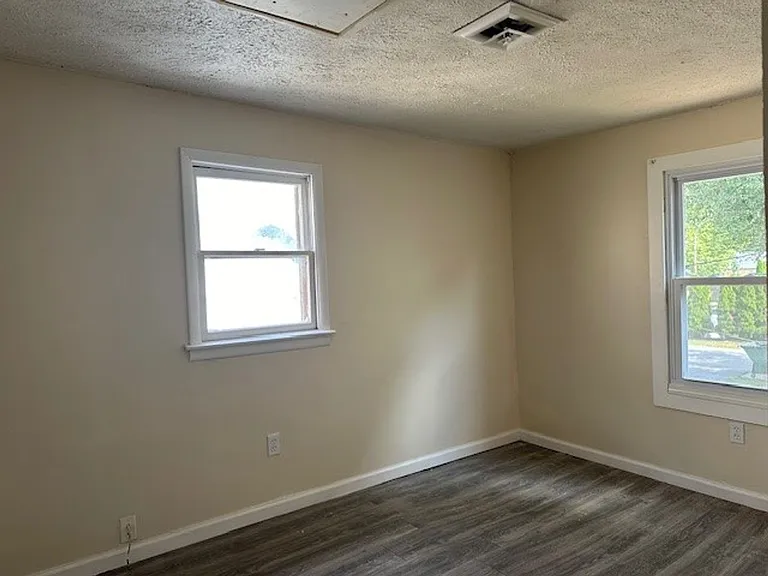 203 N Duke St — Photo 6