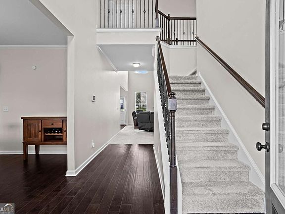 4th image of 2430 Overlook Ave