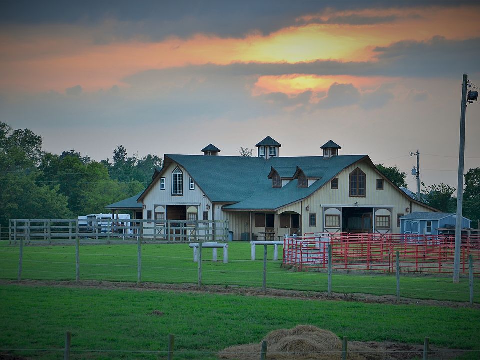 2nd image of J Lipscomb Ln