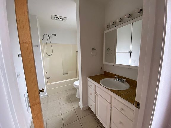 5th image of 1509 N B St #2