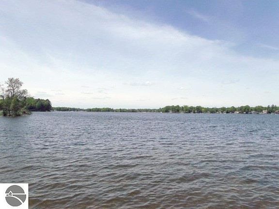 5th image of 3086 N Ogemaw Trl