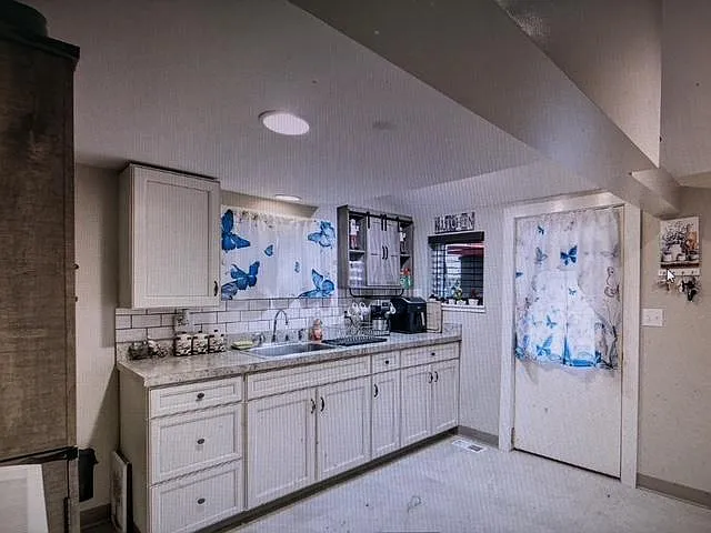 3 bed, 1275 sqft, $2,000 — Photo 4