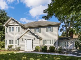 2 Lee Ln, Rye Brook, NY 10573