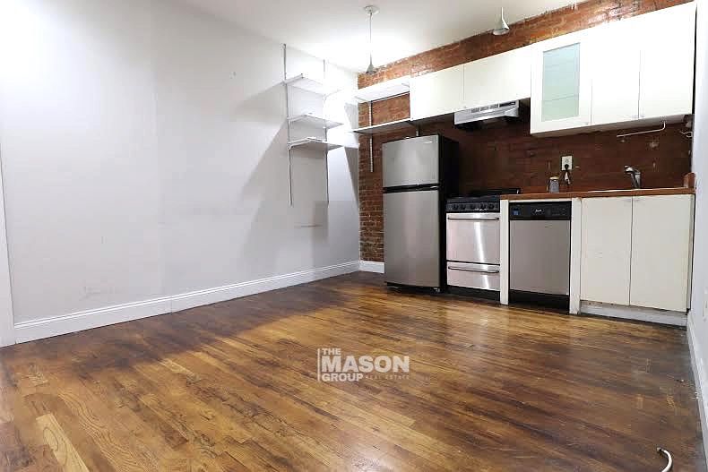 1st image of 70 W 109th St #1N