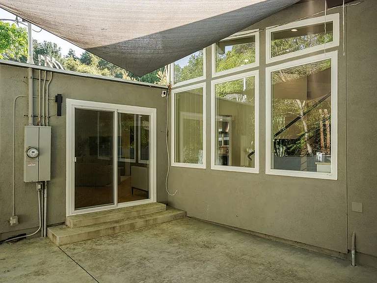 2701 Jalmia Dr — Photo 36