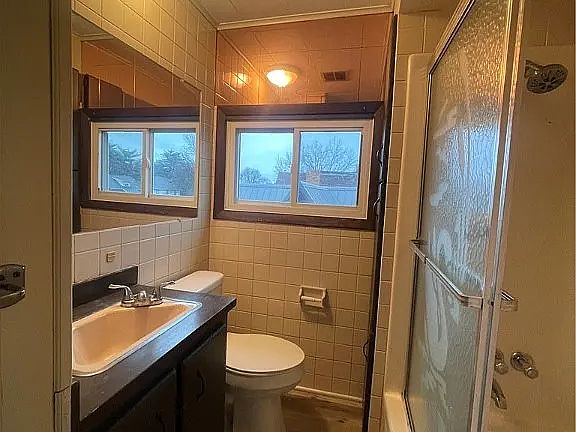 4th image of 407 Park Ave #3