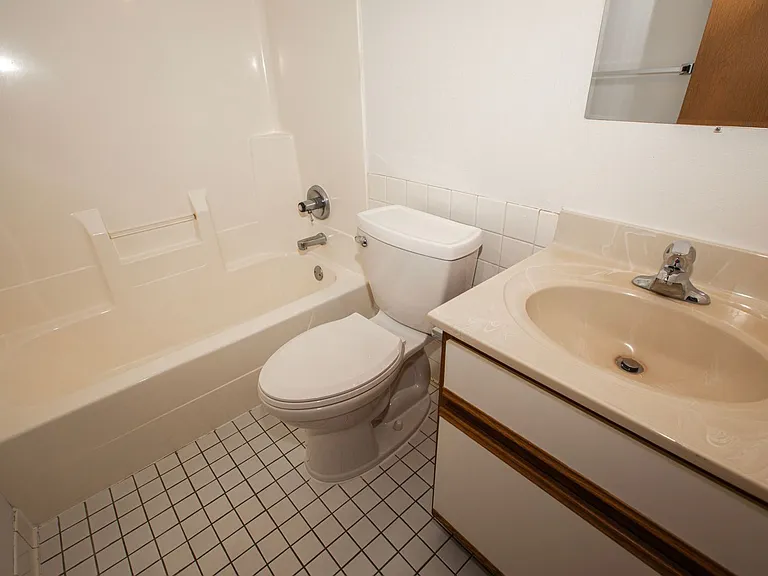 1960 Roosevelt Dr #99 — Photo 8