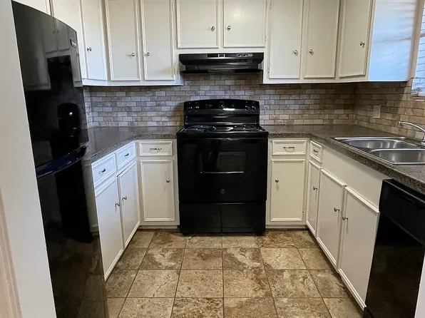 200 S Anderson St #3, Angleton, TX 77515
