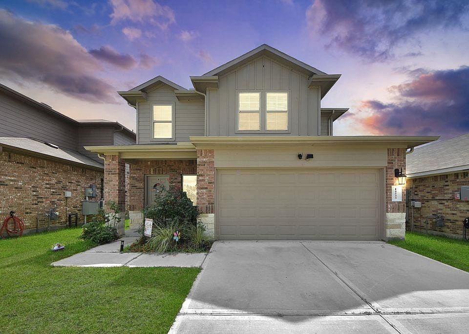 1st image of 14533 Valley Ridge Dr