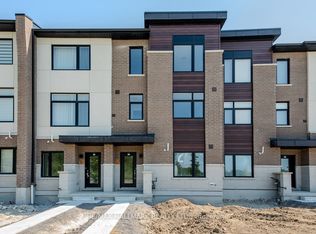 1695 Dersan St #703, Pickering, ON L1V 0G9