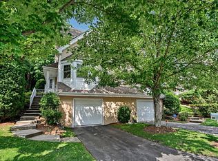 34 Winding Ridge Rd, White Plains, NY 10603