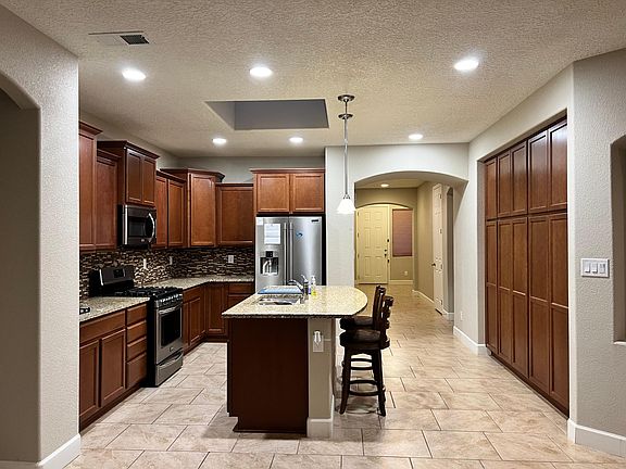 3rd image of 11905 Giacomo Ave SE