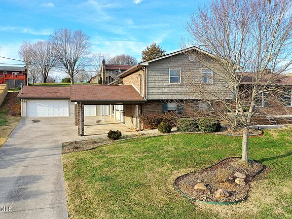 3rd image of 801 Avery Cir