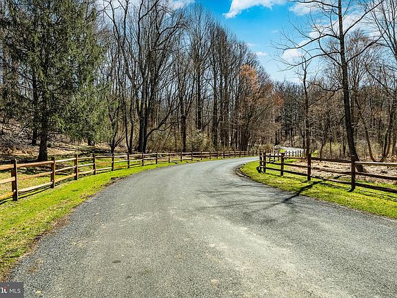 3rd image of 1677 Waterglen Dr