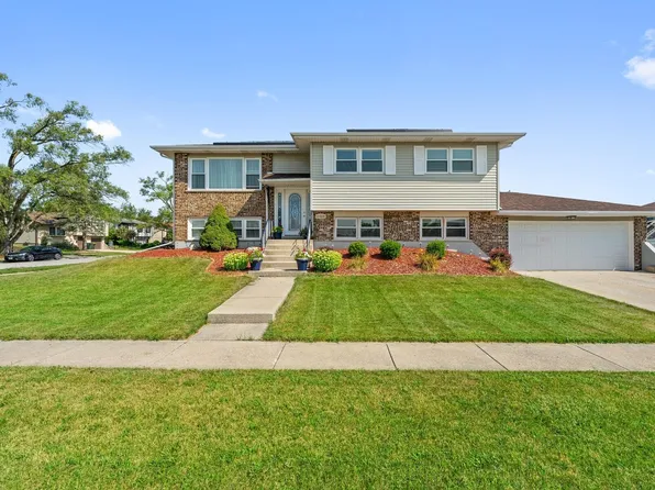 2660 201st St, Lynwood, IL 60411