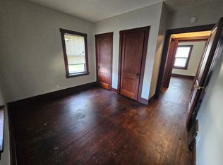 614 Taylor St, Davenport, IA 52802