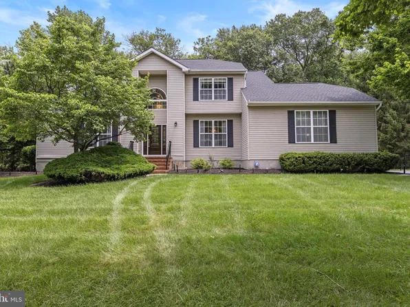 15 Arnold Ln, Robbinsville, NJ 08691