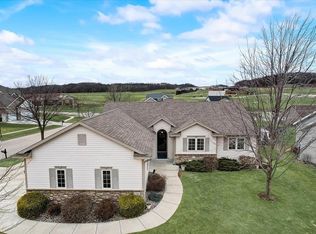 102 Cobblestone Dr, Lodi, WI 53555