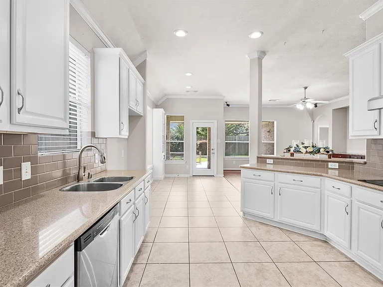 25609 Peppermill Creek Dr — Photo 13