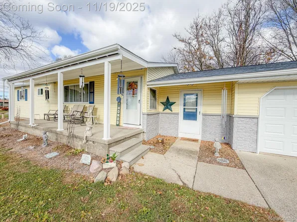 7017 E Coldwater Rd, Davison, MI 48423
