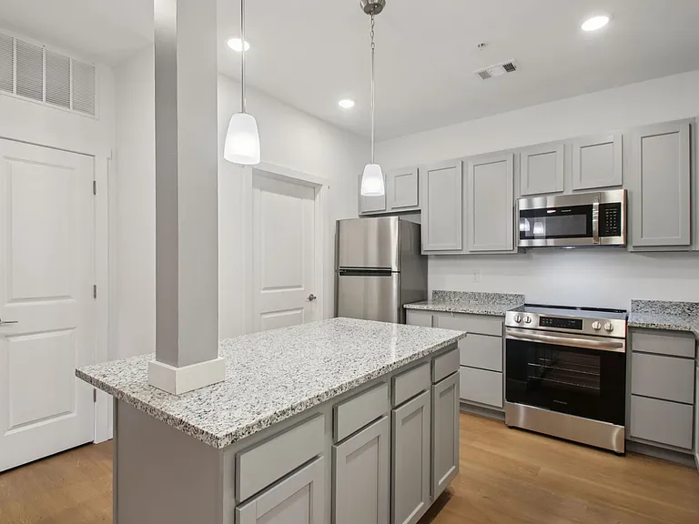 Portland Place Apartments — Photo 105