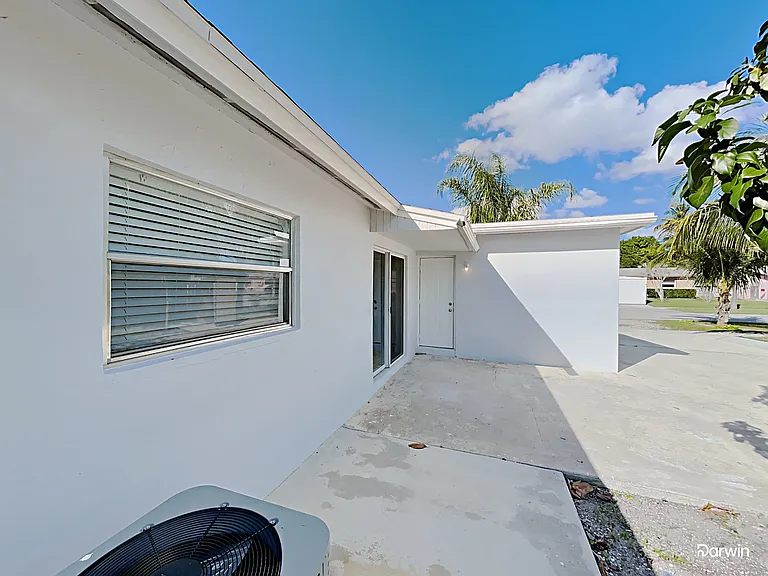 1230 SW 6th Ave — Photo 21