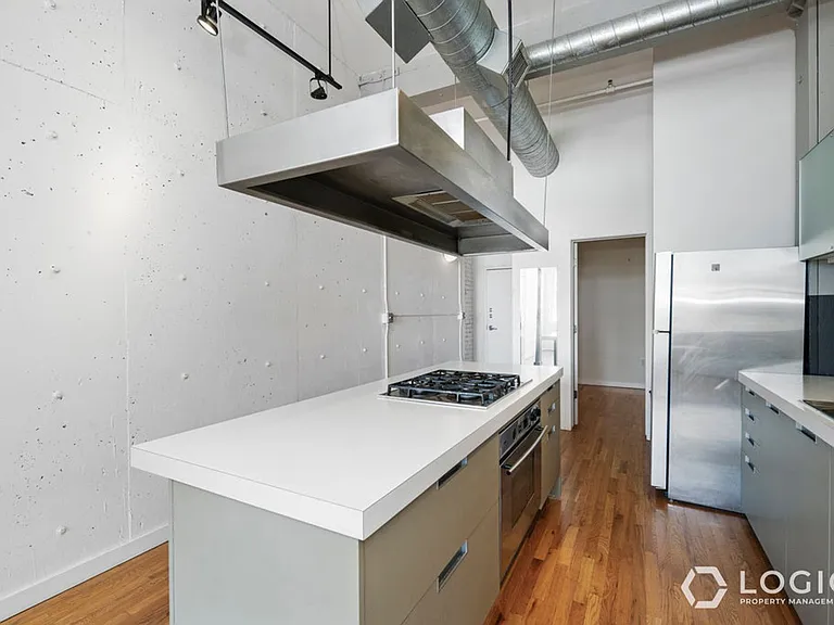 159 W Broadway #304 — Photo 8