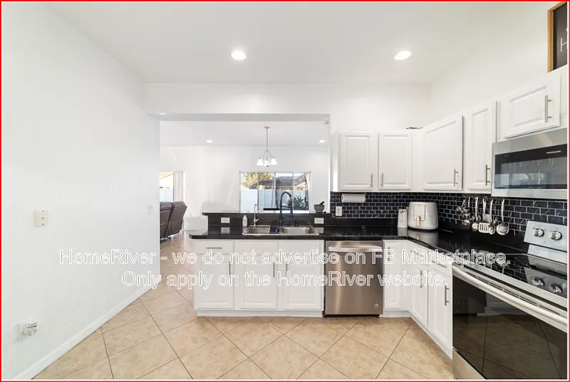 4 bed, 3.5 bath, 2001 sqft, $2,195 — Photo 2