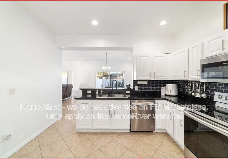 5094 NE 122nd Blvd — Photo 3