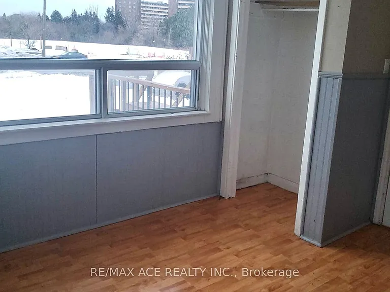 7098 Goreway Dr — Photo 6