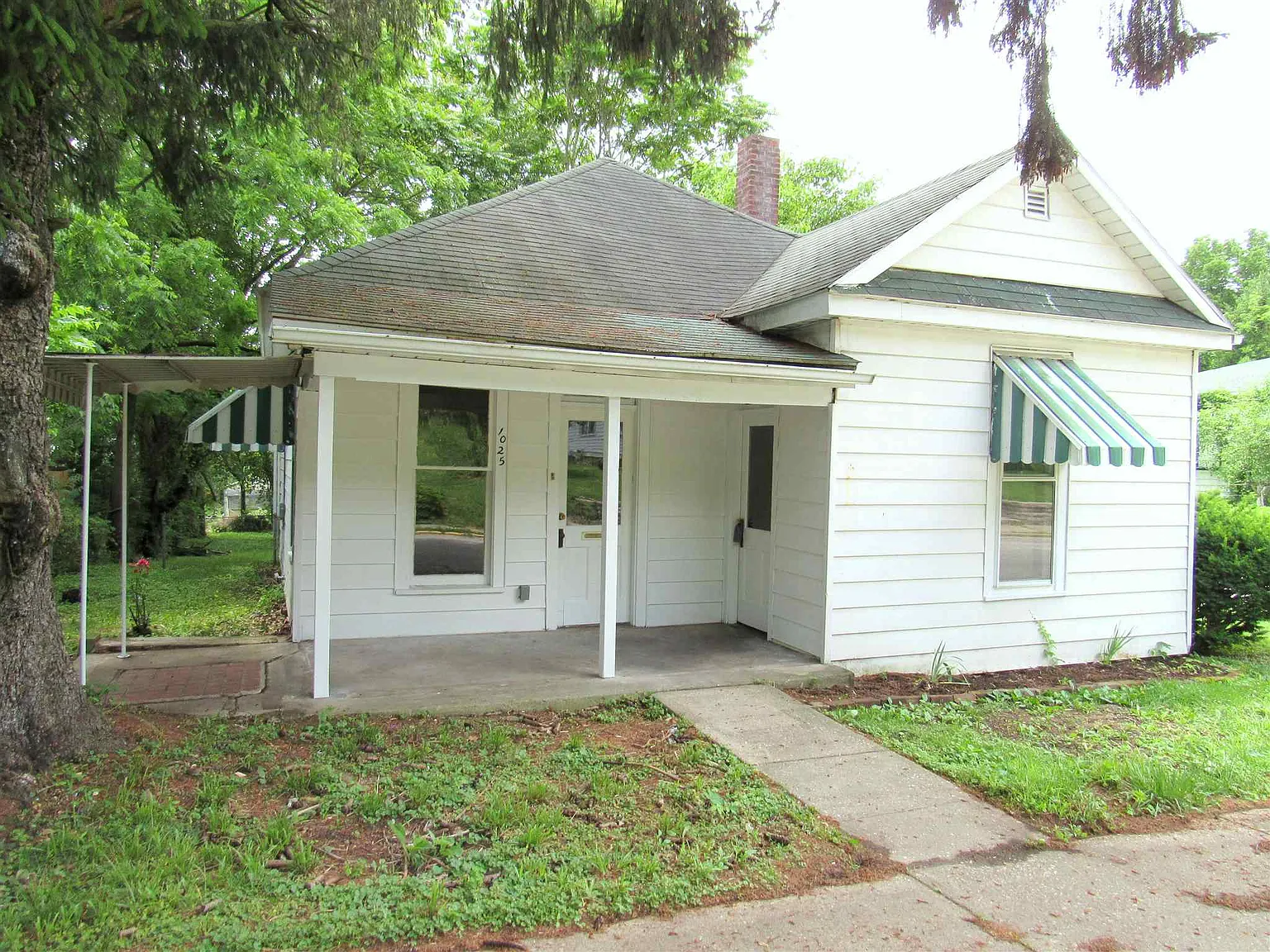 1025 W 7th St photo 1
