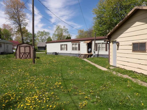 101 School St, Saint Joe, IN 46785