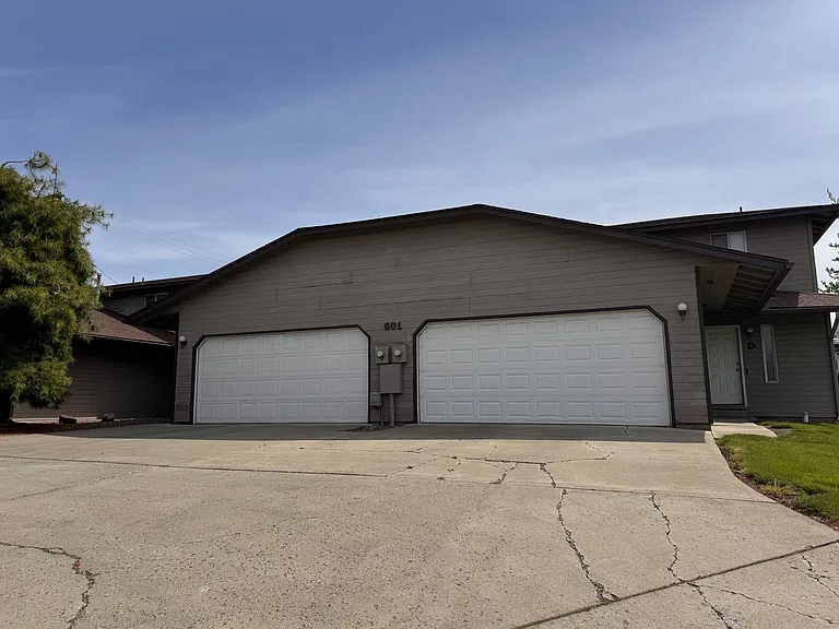 601 S 72nd Ave — Photo 2