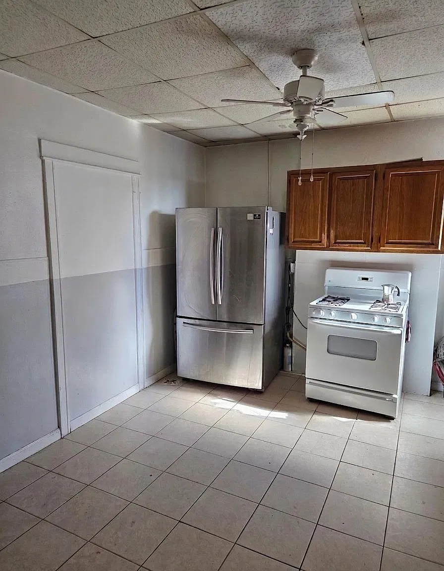 3 bed, 1.0 bath, $2,400 — Photo 4