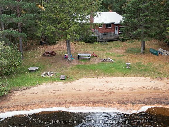 3rd image of 1031 Constance Rd