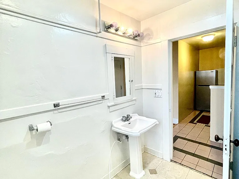1215 N 9th St #27 — Photo 12