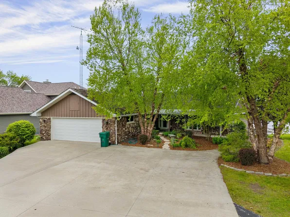 W2932 Kahl Rd, Markesan, WI 53946