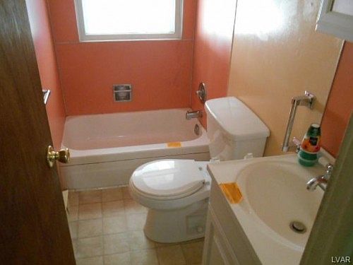 4th image of 1392 Stewart St