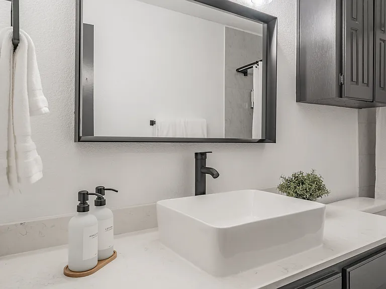 8901 Thompson Cir — Photo 5
