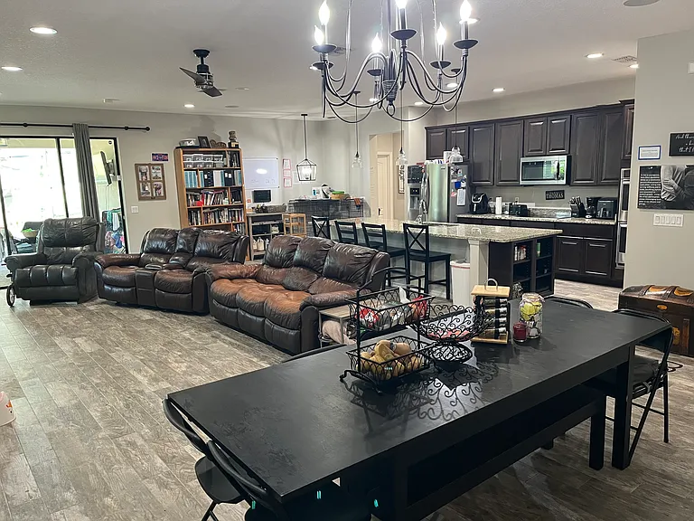 Plymouth Creek Cir — Photo 18