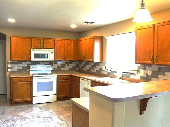 5th image of 13622 N 130TH Avenue