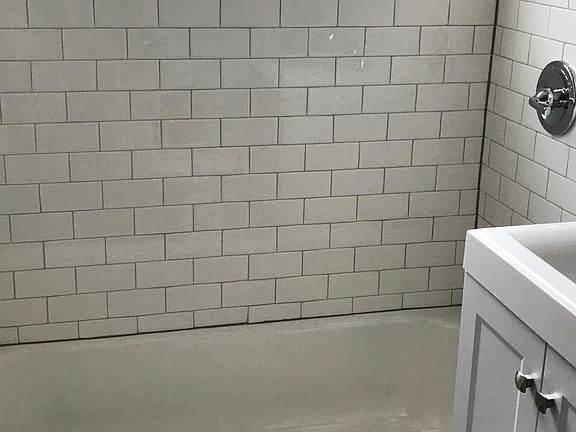 Clean and bright bathroom.