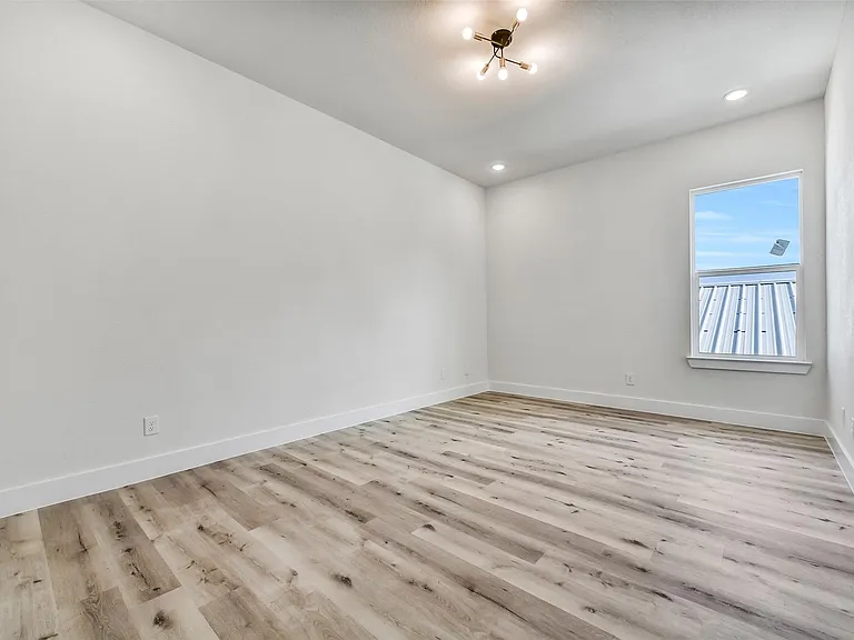 5906 Saint Augustine St #C — Photo 24