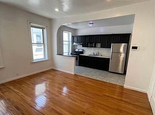 2115 35th St #2, Astoria, NY 11105