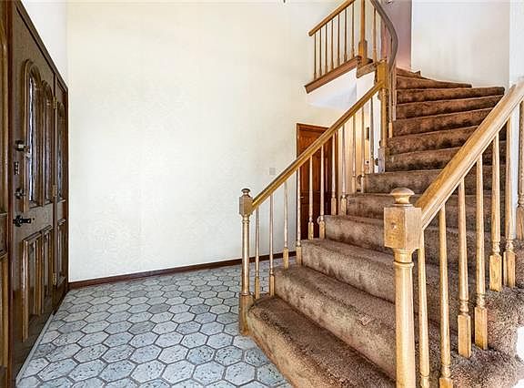 2nd image of 1517 Transcontinental Dr