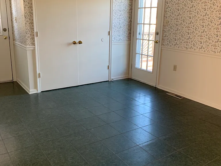 236 Somerset Dr — Photo 4