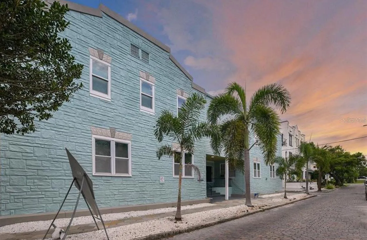 1 bed, 450 sqft, $1,395 — Photo 2