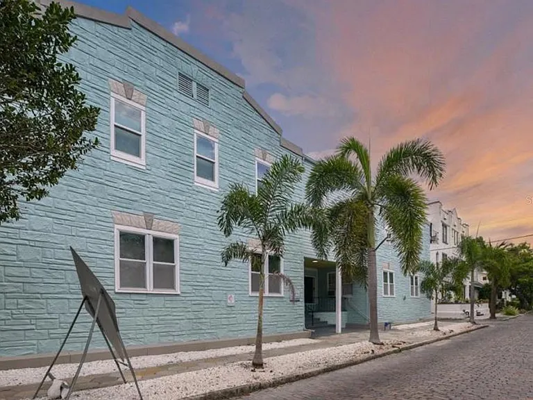 308 Grove St N #201 — Photo 2