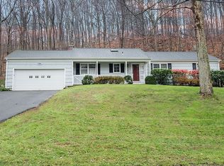 9 Fulling Mill Ln, Ridgefield, CT 06877