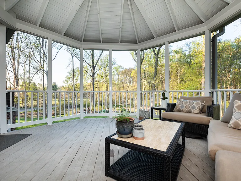 13576 Highland Rd — Photo 50